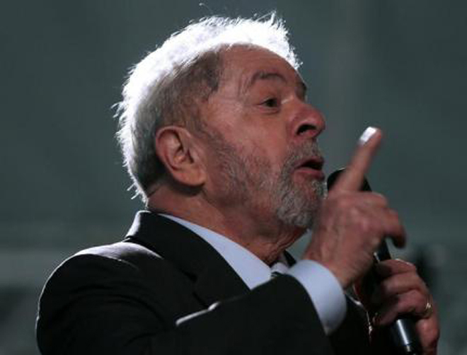 Após embate com Moro, Lula participa de manifestação e deixa Curitiba satisfeito com desempenho