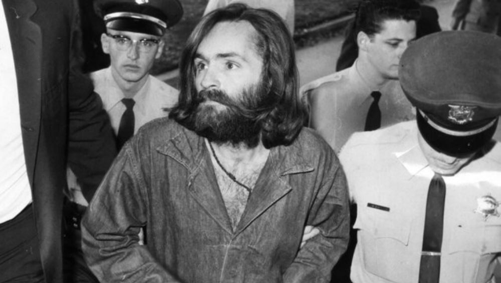 http://www.lea.co.ao/images/noticias/charles_manson_NA_LEA.jpg