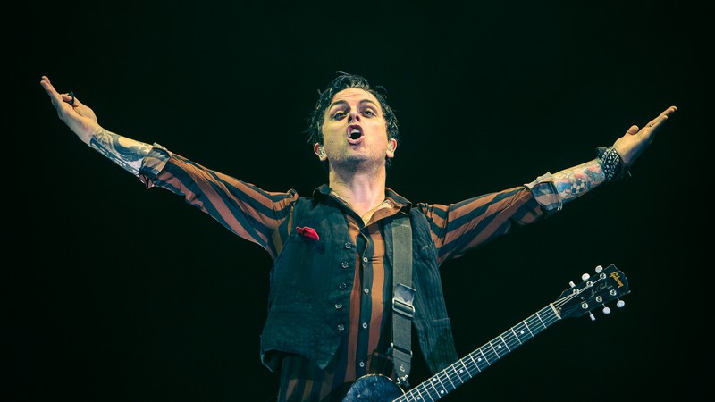 Green Day: Billie Joe Armstrong explica nome do disco novo Father of All...