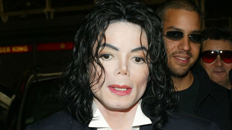 http://www.lea.co.ao/images/noticias/michael_jackson_march_2005.jpg