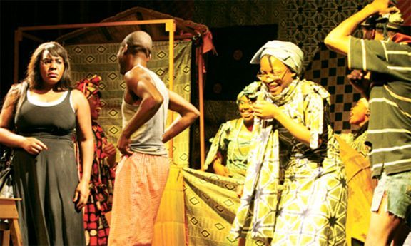 Evolução do teatro fortalece relações entre grupos no país 